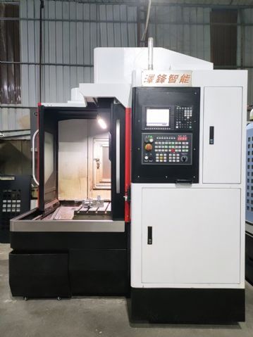 转让一台9成新泽峰650精雕机，三菱E8