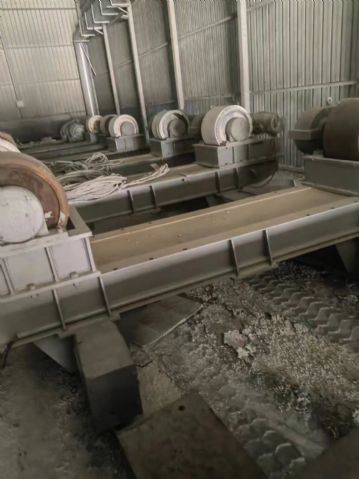 出售旧风电塔筒用滚轮架2条线出让。