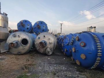 新进16台5000升搪瓷反应釜
