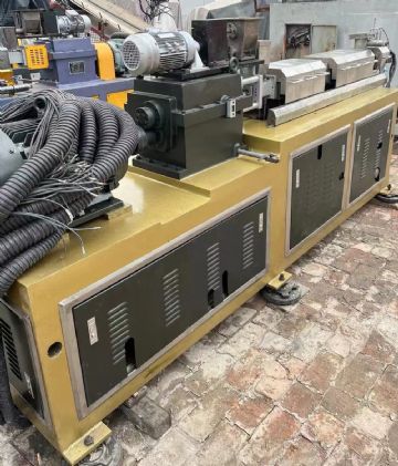 转让9成新二手35双螺杆挤出机一套