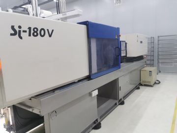 急转让东洋二手电动机注塑机，130吨18