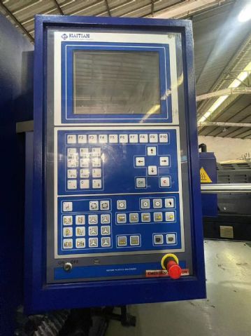 低价转让海天精品二手注塑机250吨470