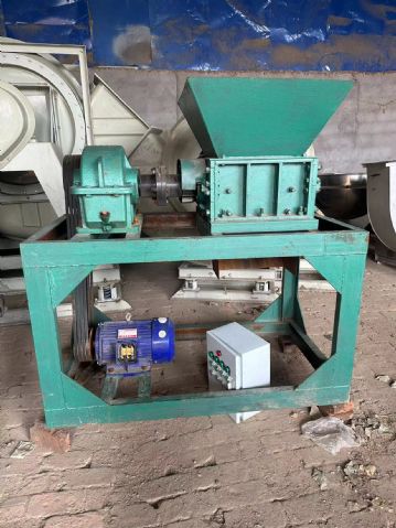 出售撕碎机400型