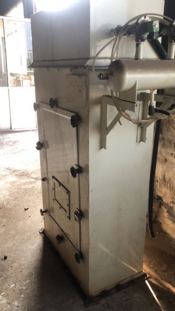 出售12袋脉冲布袋除尘器