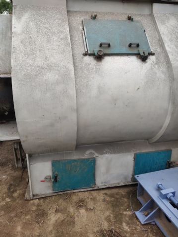 出售两吨双轴浆叶式混合机