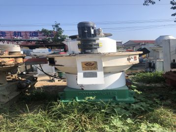 出售99新22年宇冠700型立式环模颗粒