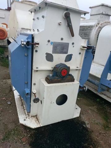 转让457千瓦牧羊粉碎机