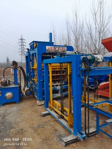 转让9成新自用6-15免烧砖机，空心砖机