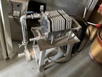 转让9成新二手不锈钢压滤机两台！