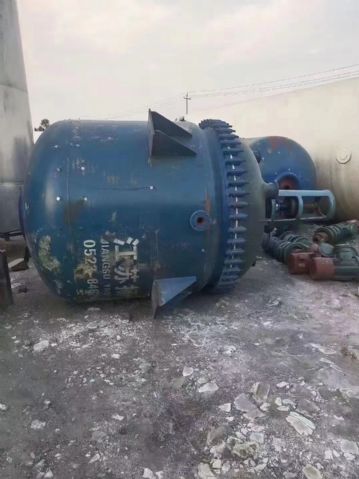 转让9成新二手反应釜数台！