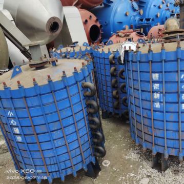 转让9成新二手搪瓷片冷凝器两台！