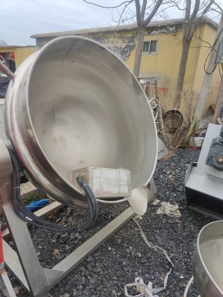转让9成新食品设备，夹层锅，胶体磨，粉碎