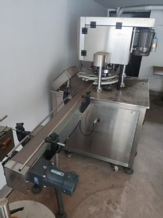 转让9成新全自动罐装封口机和去自动贴标机